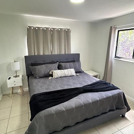 Apartment In Hollywood Close To Shops & Beach 110 ภายนอก รูปภาพ